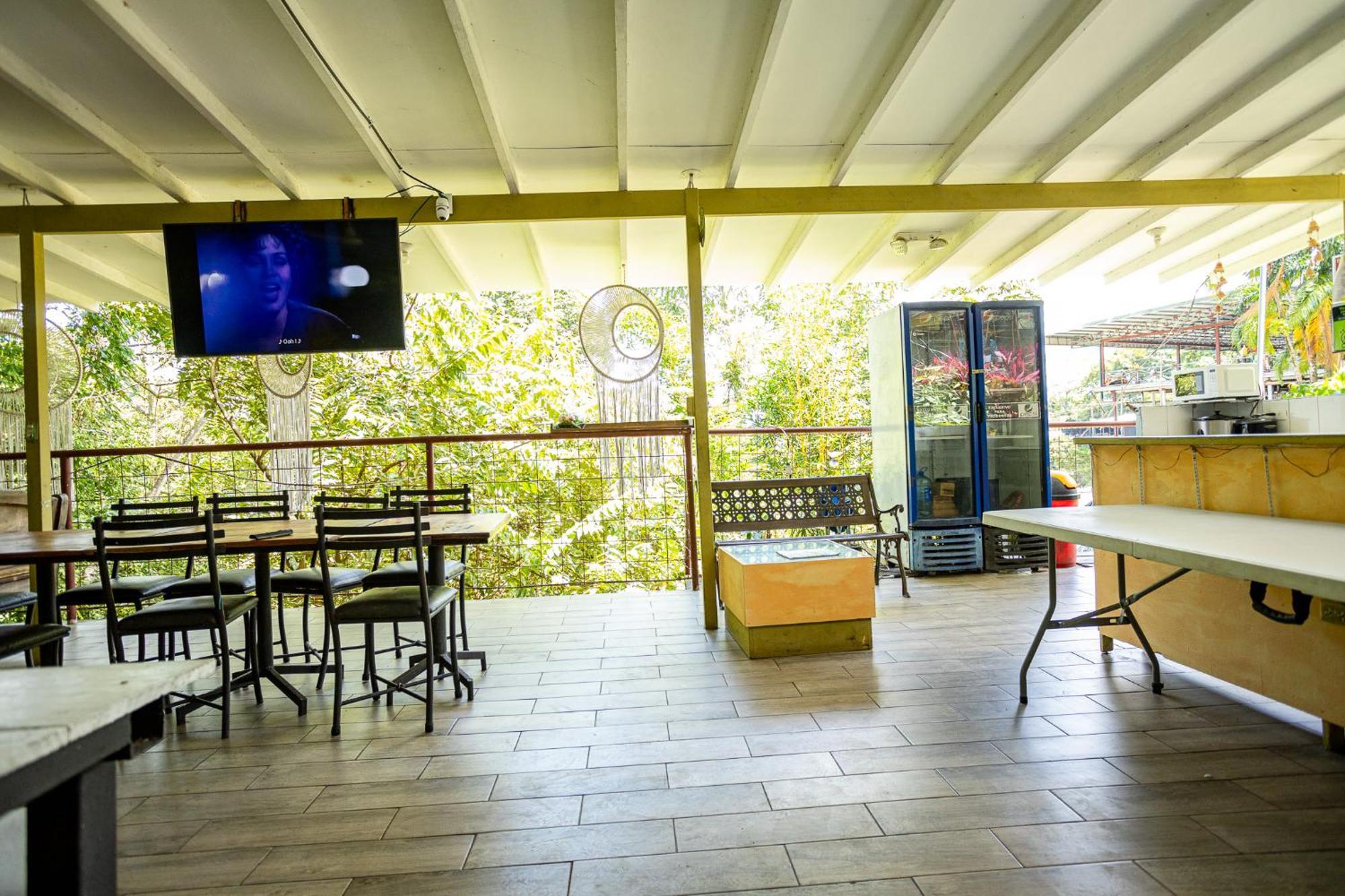 Manuel Antonio Hostel Exterior foto
